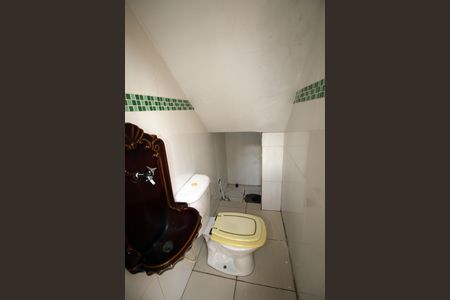 Casa à venda com 350m², 5 quartos e 2 vagasBanheiro da piscina