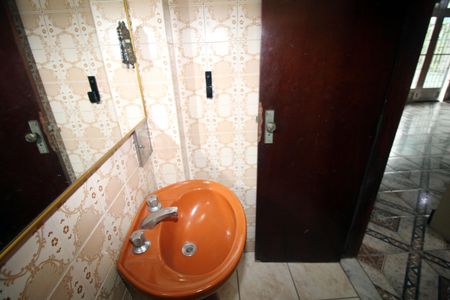 Casa à venda com 350m², 5 quartos e 2 vagasBanheiro 1