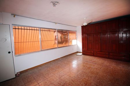 Casa à venda com 350m², 5 quartos e 2 vagasEdícula