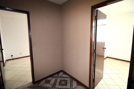 Casa à venda com 350m², 5 quartos e 2 vagasHall da escada 2º piso