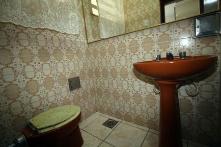 Casa à venda com 350m², 5 quartos e 2 vagasBanheiro 1