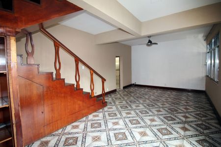 Casa à venda com 350m², 5 quartos e 2 vagasSala