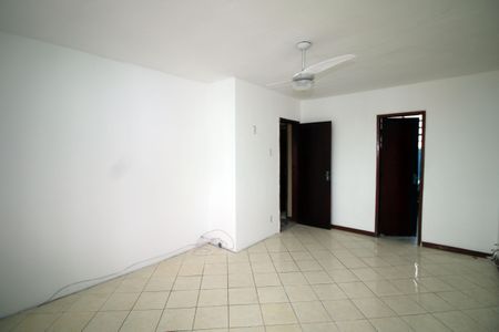 Casa à venda com 350m², 5 quartos e 2 vagasSuíte