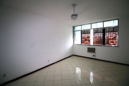 Casa à venda com 350m², 5 quartos e 2 vagasSuíte