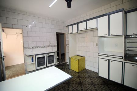 Casa à venda com 350m², 5 quartos e 2 vagasCozinha