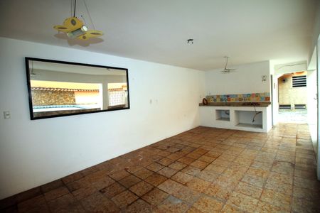 Casa à venda com 350m², 5 quartos e 2 vagasÁrea gourmet