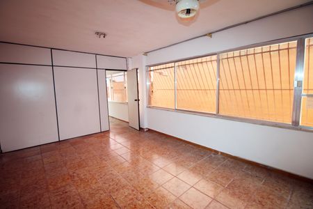 Casa à venda com 350m², 5 quartos e 2 vagasEdícula