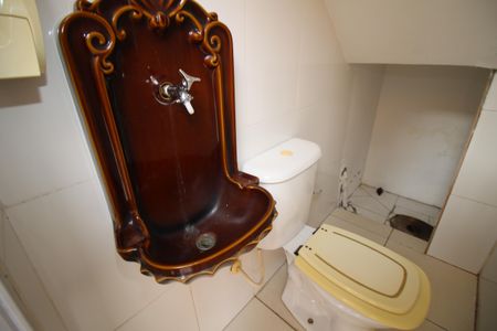 Casa à venda com 350m², 5 quartos e 2 vagasBanheiro da piscina