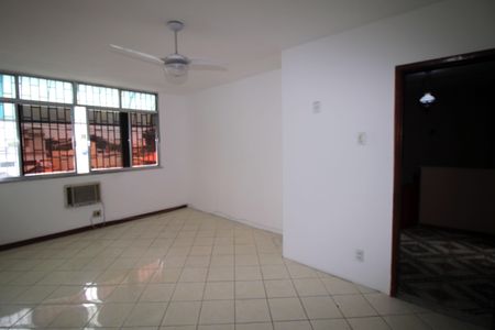 Casa à venda com 350m², 5 quartos e 2 vagasSuíte
