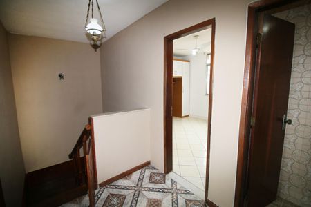 Casa à venda com 350m², 5 quartos e 2 vagasHall da escada 2º piso