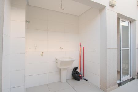 Apartamento para alugar com 45m², 2 quartos e 1 vagaÁrea de Serviço