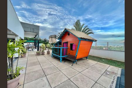 Apartamento à venda com 120m², 4 quartos e 3 vagasÁrea comum - Playground