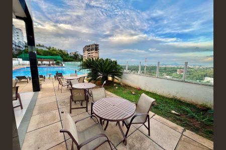 Apartamento à venda com 120m², 4 quartos e 3 vagasÁrea comum - Piscina 