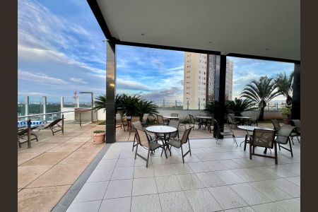 Apartamento à venda com 120m², 4 quartos e 3 vagasÁrea comum - Piscina 