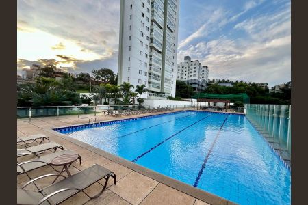 Apartamento à venda com 120m², 4 quartos e 3 vagasÁrea comum - Piscina 