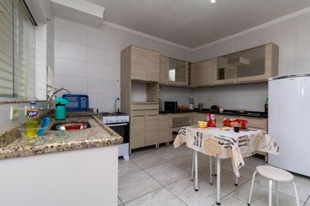 Casa à venda com 95m², 2 quartos e 2 vagasCozinha