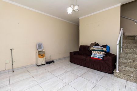 Casa à venda com 95m², 2 quartos e 2 vagasSala