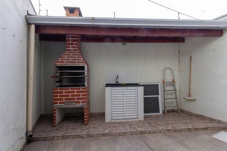 Casa à venda com 95m², 2 quartos e 2 vagas Área de Serviço