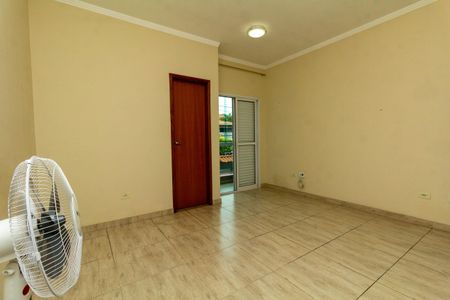 Casa à venda com 95m², 2 quartos e 2 vagasSuíte 2