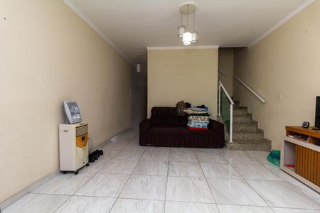 Casa à venda com 95m², 2 quartos e 2 vagasSala