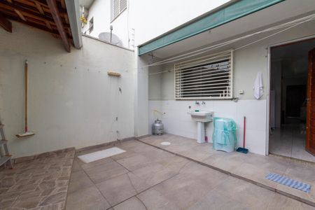 Casa à venda com 95m², 2 quartos e 2 vagas Área de Serviço