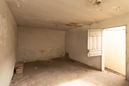 Casa à venda com 172m², 5 quartos e 4 vagasQuarto dos fundos