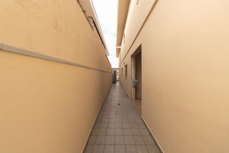 Casa à venda com 172m², 5 quartos e 4 vagasCorredor Externo