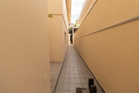 Casa à venda com 172m², 5 quartos e 4 vagasCorredor Externo