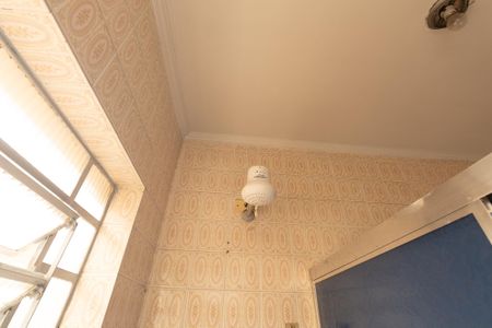 Casa à venda com 172m², 5 quartos e 4 vagasBanheiro 2