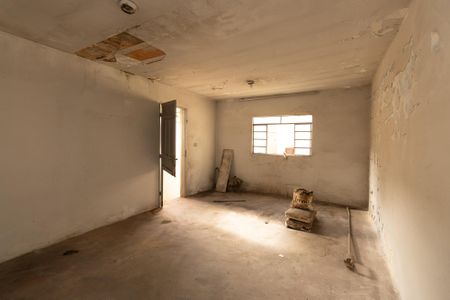 Casa à venda com 172m², 5 quartos e 4 vagasQuarto dos fundos