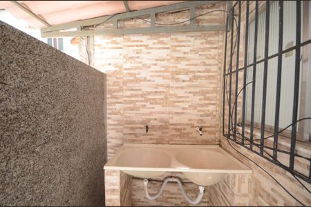 Casa para alugar com 37m², 1 quarto e 1 vagaÁrea de Serviço