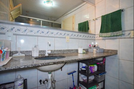 Casa à venda com 300m², 3 quartos e 3 vagasBanheiro Corredor
