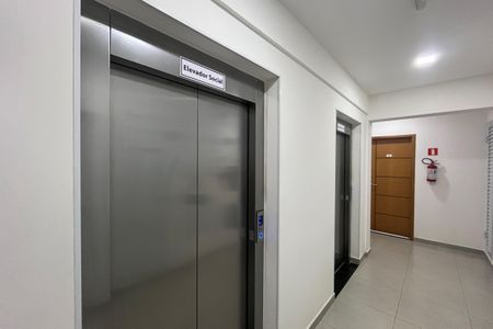 Apartamento para alugar com 75m², 2 quartos e 1 vagaElevadores