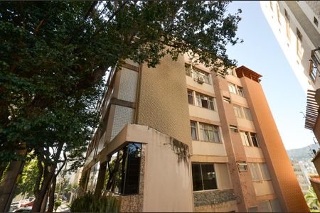 Apartamento à venda com 115m², 3 quartos e 1 vaga Apartamento à venda com 115m², 3 quartos e 1 vagaFachada