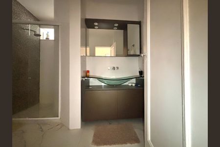 Apartamento à venda com 164m², 3 quartos e sem vagaBanheiro social