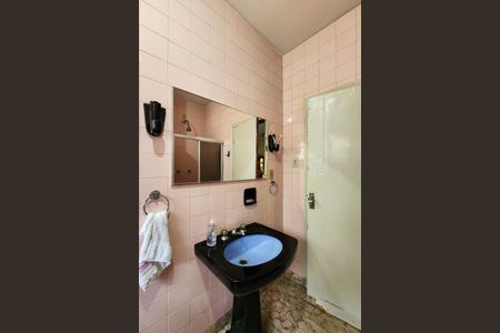 Casa à venda com 172m², 4 quartos e 3 vagasBanheiro Social