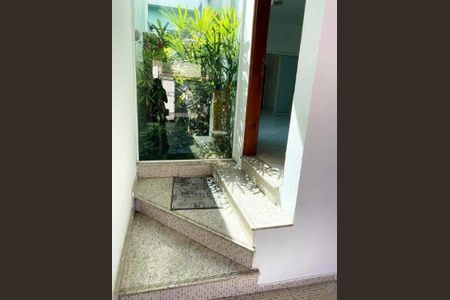 Casa à venda com 240m², 3 quartos e 4 vagas