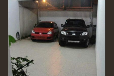 Casa à venda com 240m², 3 quartos e 4 vagas