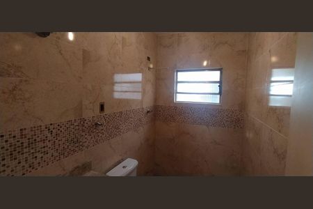 Casa à venda com 240m², 2 quartos e sem vaga