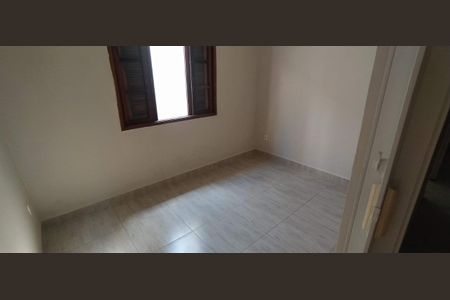 Casa à venda com 240m², 2 quartos e sem vaga