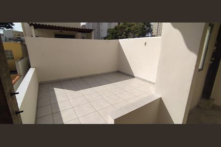 Casa à venda com 240m², 2 quartos e sem vaga