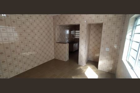 Casa à venda com 240m², 2 quartos e sem vaga