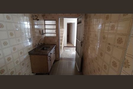 Casa à venda com 240m², 2 quartos e sem vaga