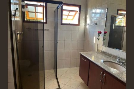 Casa à venda com 254m², 3 quartos e 5 vagas