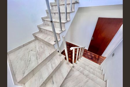Casa à venda com 165m², 3 quartos e 2 vagas