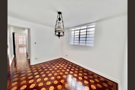 Casa à venda com 165m², 3 quartos e 2 vagas