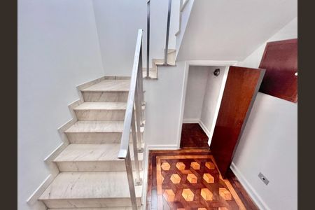 Casa à venda com 165m², 3 quartos e 2 vagas