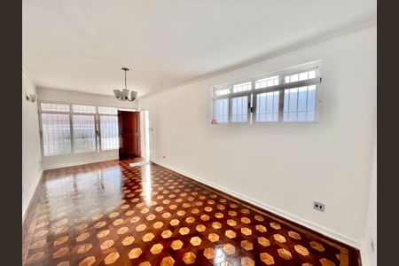 Casa à venda com 165m², 3 quartos e 2 vagas