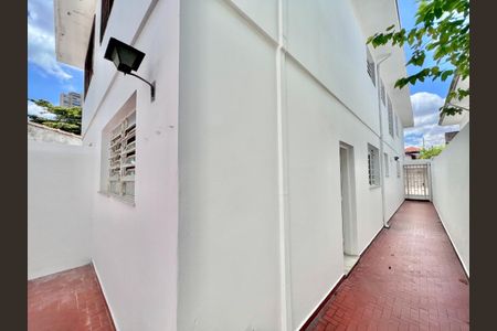 Casa à venda com 165m², 3 quartos e 2 vagas