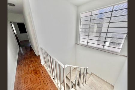 Casa à venda com 165m², 3 quartos e 2 vagas
